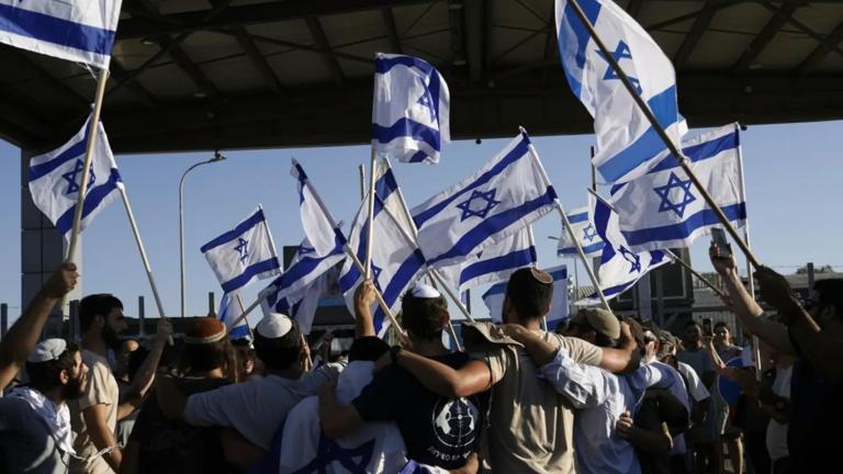 Ισραήλ: Διαδηλώσεις ακροδεξιών σε στρατόπεδο μετά τη σύλληψη στρατιωτών για κακοποίηση Παλαιστινίου