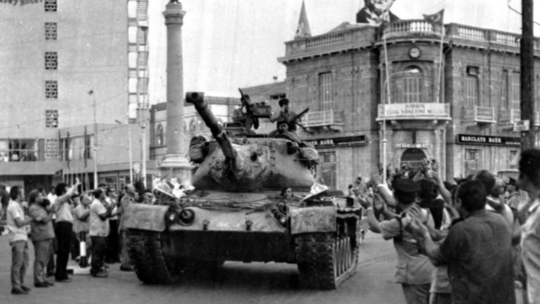 Βρετανία: Αναμνήσεις από την τουρκική εισβολή στην Κύπρο μοιράζεται ο τότε απεσταλμένος του Observer