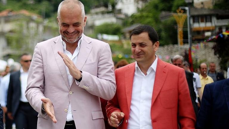 Χειμάρρα: Ο «εκλεκτός» υποψήφιος του Ράμα στην Χειμάρρα απειλεί με εξάλειψη της ελληνικής γλώσσας 