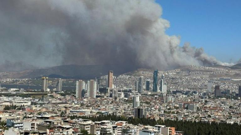 Πυρκαγιά στην Σμύρνη: «Στείλαμε αεροσκάφη και ελικόπτερα στην Ελλάδα και δεν έχουμε εμείς», λέει η αντιπολίτευση