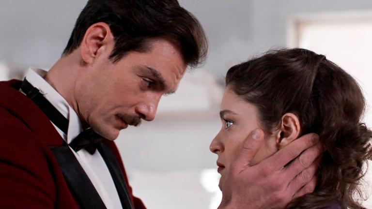 «GRAND HOTEL» απόψε στις 21:00 στον ΑΝΤ1: Τι θα κάνουν η Θεώνη και ο Χαράλαμπος μετά την απρόσμενη επιστροφή του Ιάκωβου;