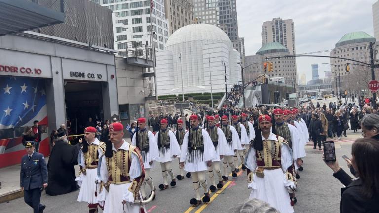Συγκινητική η παρέλαση και έπαρση σημαίας στο Μπόουλινγκ Γκριν της Νέας Υόρκης
