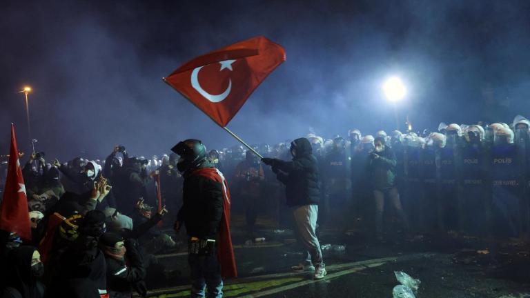 Τουρκία: Η Ευρωπαϊκή Ένωση παρακολουθεί αμήχανη τις εξελίξεις