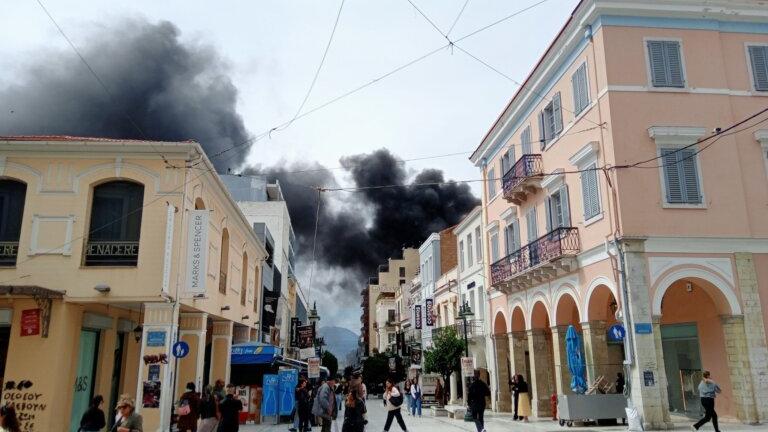 Πάτρα: Συναγερμός για πυρκαγιά σε κατάστημα στο κέντρο της πόλης 