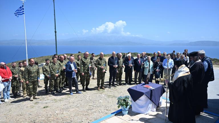 Ανάσταση του Νίκου Δένδια με το προσωπικό του Φυλακίου Παναγιάς Οινουσσών