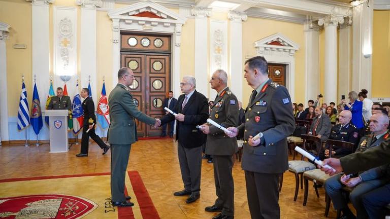 Α. Οικονόμου: Τελετή επιδόσεως των πτυχίων στους αποφοίτους της 77ης Εκπ.Σειράς της Σχολής Εθνικής Αμύνης 