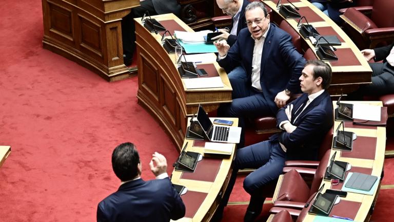Βουλή για Χρ. Τριαντόπουλο: Θέμα αντισυνταγματικότητας θέτει η αντιπολίτευση — Αποχώρησαν ΣΥΡΙΖΑ, ΚΚΕ, Ελληνική Λύση και Κίνημα Δημοκρατίας