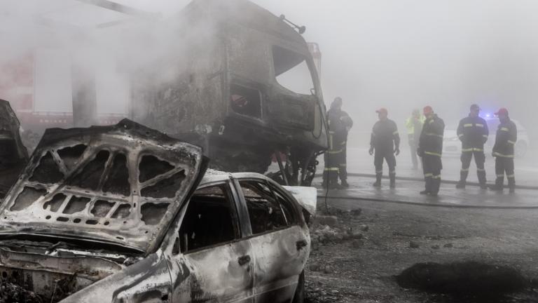 Τροχαίο στην Εγνατία Οδό: Εικόνες χάους στο σημείο με τους δύο νεκρούς - Συνελήφθη ο οδηγός του φορτηγού