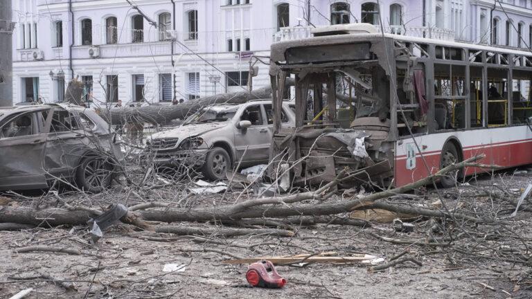 Ρωσική επίθεση στην πόλη Σούμι: Το πιο αιματηρό χτύπημα από την αρχή του έτους - Καταδικάζουν οι Ευρωπαίοι ηγέτες