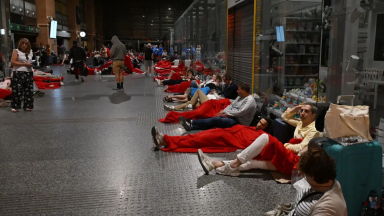 Ισπανία: Η κυβέρνηση συγκρότησε επιτροπή διερεύνησης για τα αίτια του μπλακ άουτ — Δεν αποκλείεται πλήρως το ενδεχόμενο δολιοφθοράς