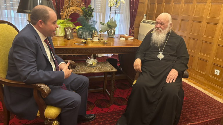 Αρχιεπίσκοπος Ιερώνυμος στο Breitbart News: «Θετική εξέλιξη η εκλογή Τραμπ, αλλά πρέπει να συγκρατείται»