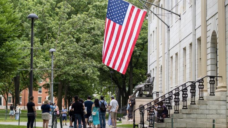ΗΠΑ: «Μέτωπο» στήριξης του Χάρβαρντ από Ομπάμπα και τα Πανεπιστήμια Γέιλ και Στάνφορντ