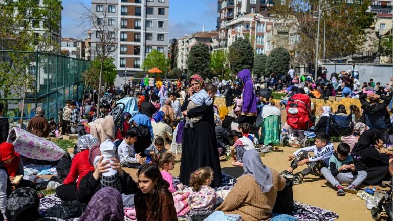 Ευθ. Λέκκας: Περιμένουμε σεισμό 7,6 Ρίχτερ στην Kωνσταντινούπολη - Στους δρόμους πέρασαν τη νύχτα οι πολίτες