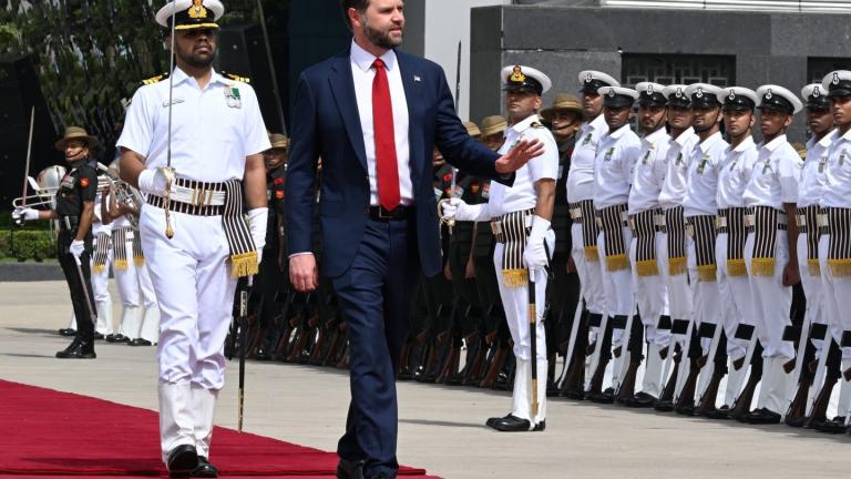 Ινδία: Ο αντιπρόεδρος των ΗΠΑ Βανς έφθασε στο Νέο Δελχί για να συζητήσει για το εμπόριο
