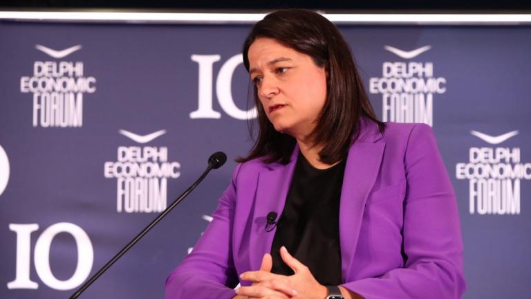 Κεραμέως από Φόρουμ Δελφών: Προανήγγειλε νέο εργασιακό νομοσχέδιο - Στόχος η μείωση της γραφειοκρατίας