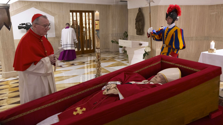 Πάπας Φραγκίσκος: Από αύριο σε λαϊκό προσκύνημα η σορός - Το Σάββατο 26/4 η κηδεία - Ποιοι ηγέτες θα παραστούν 