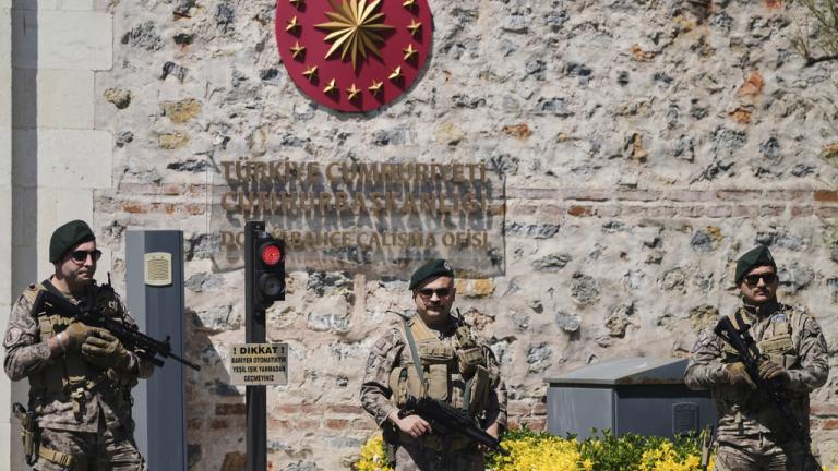 συνομιλίες στην Κωνσταντινούπολη