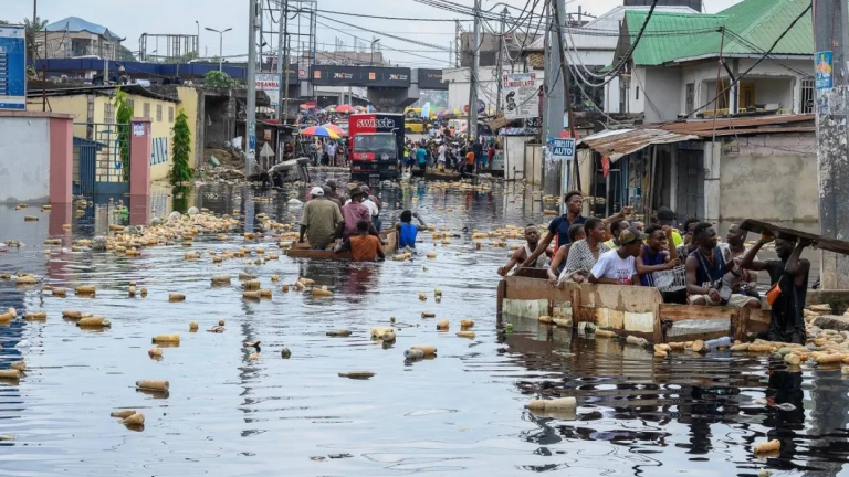 ΛΔ Κονγκό: Τουλάχιστον 104 νεκροί από τις πλημμύρες στις όχθες της λίμνης Τανγκανίκα