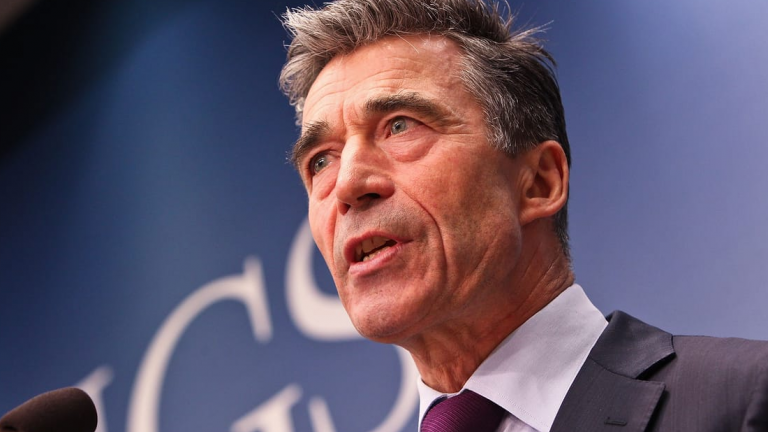 Άντερς Φογκ Ράσμουσεν (πρώην ΓΓ ΝΑΤΟ) σε Τραμπ: «Κάτω τα χέρια από τη Γροιλανδία»