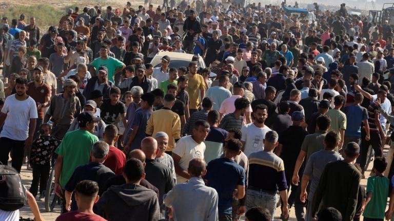 Γάζα: Χάος και απελπισία στο κέντρο διανομής ανθρωπιστικής βοήθειας - Εντείνει το σφυροκόπημα ο ισραηλινός στρατός
