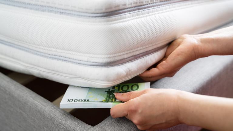 λεφτα στο στρωμα