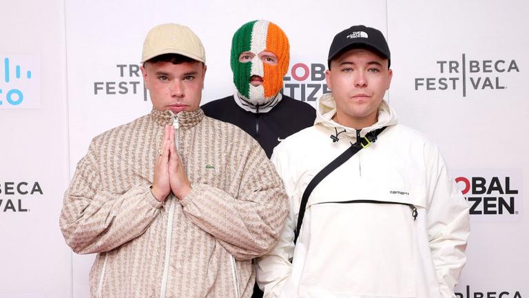 Βρετανία: Η αντιτρομοκρατική ερευνά βίντεο από συναυλίες των Kneecap - Κατηγορούνται για στήριξη της Χαμάς και υποκίνηση δολοφονιών βουλευτών