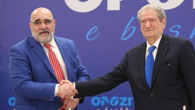 Αλβανία: Ο επικοινωνιακός «μάγος» του Τραμπ δουλεύει υπέρ του Σαλί Μπερίσα για να ανατρέψει τον Ράμα στις εκλογές της Κυριακής