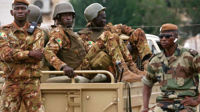 Μάλι: Η στρατιωτική χούντα διέλυσε όλα τα πολιτικά κόμματα