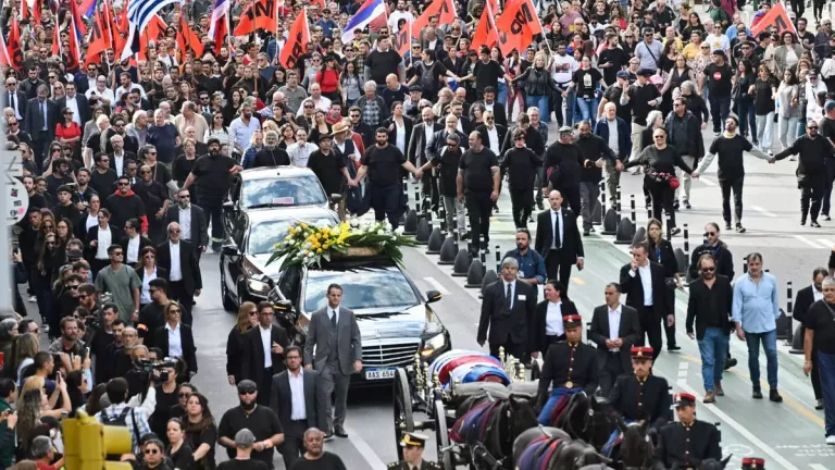 Ουρουγουάη: Πλήθος κόσμου αποχαιρετά τον πρώην πρόεδρο Πέπε Μουχίκα