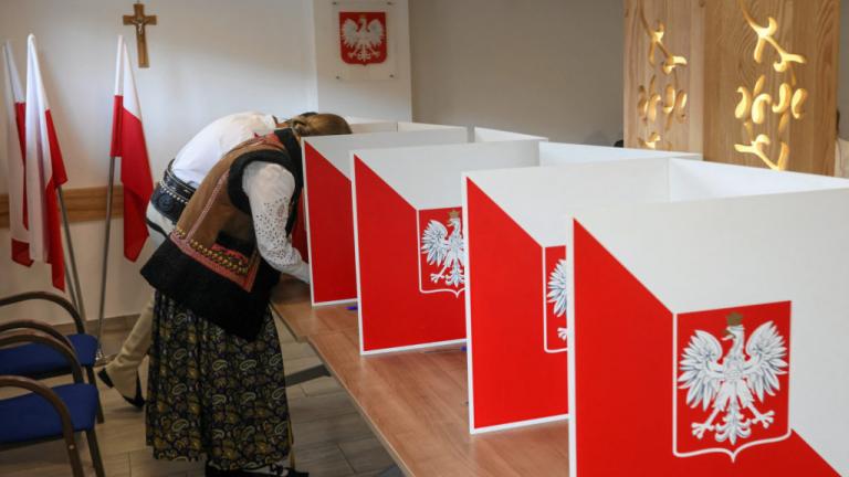 Πολωνία: Προς δεύτερο γύρο οι προεδρικές εκλογές με αντιπάλους Τρασκόφσκι και Ναβρότσκι