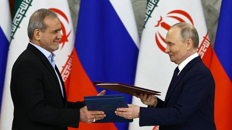 Ιράν: Το Κοινοβούλιο ενέκρινε την 20ετή στρατηγική συμφωνία με τη Ρωσία