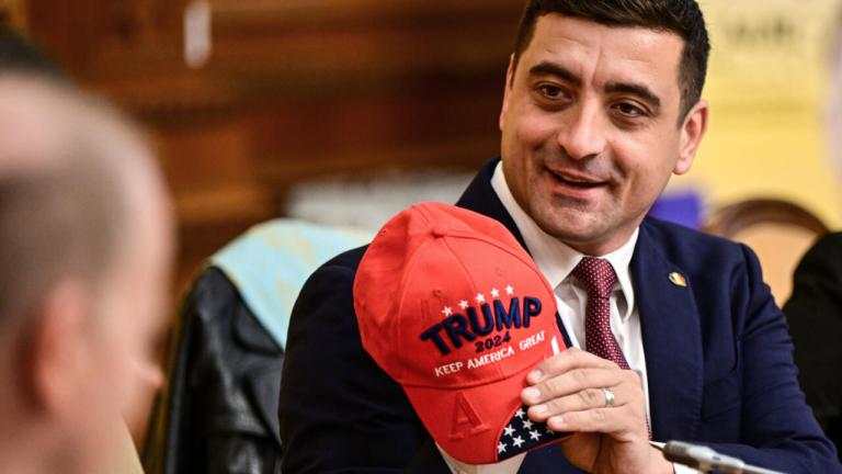 Ένας Ρουμάνος «Τραμπ» στον προθάλαμο της εξουσίας - Ποιος είναι ο ακροδεξιός Τζορτζ Σιμιόν