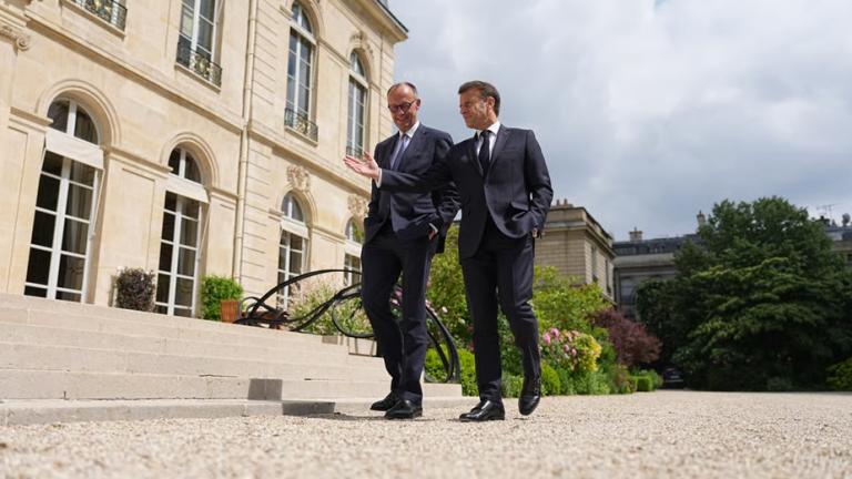 μακρον και μερτς