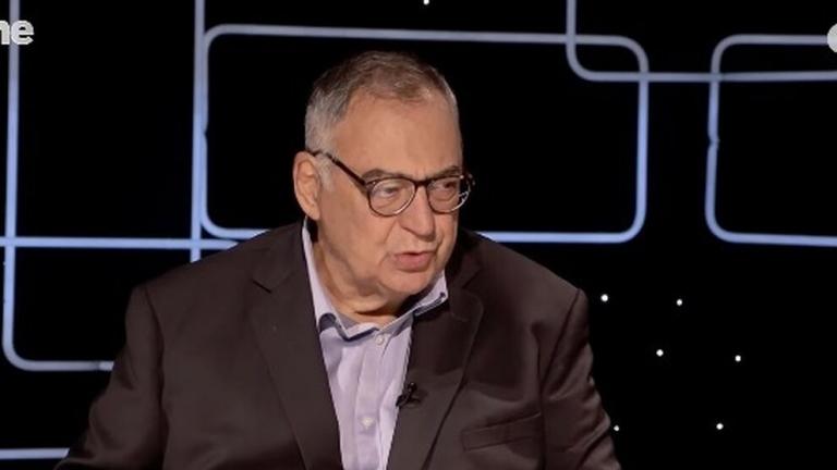 Ο Πολιτικός και τα ”αλαλάζοντα κύμβαλα”