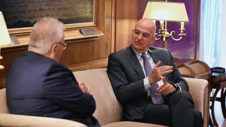 Ν. Δένδιας: «Στο πλαίσιο των αλλαγών που σχεδιάζονται στη θητεία, όλοι οι στρατεύσιμοι θα γνωρίζουν να χειρίζονται συστήματα drone και αντι-drone»