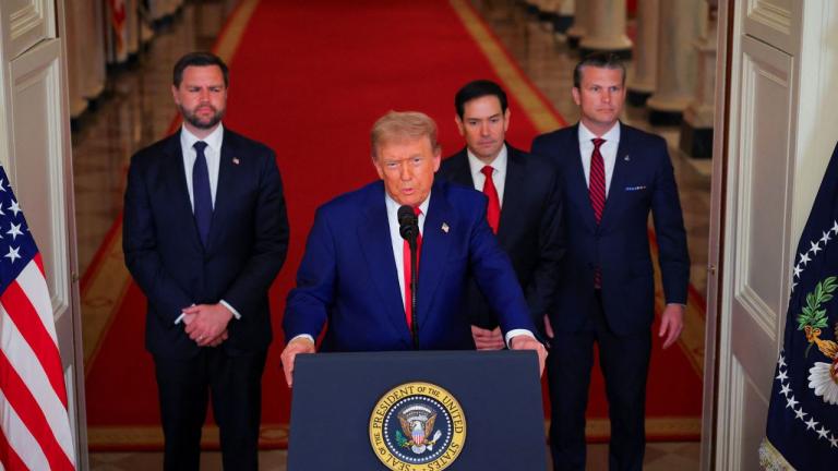 ΗΠΑ: Δημοκρατικοί γερουσιαστές καταγγέλλουν ότι ο Τραμπ δεν ζήτησε την άδεια του Κογκρέσου για την επίθεση στο Ιράν