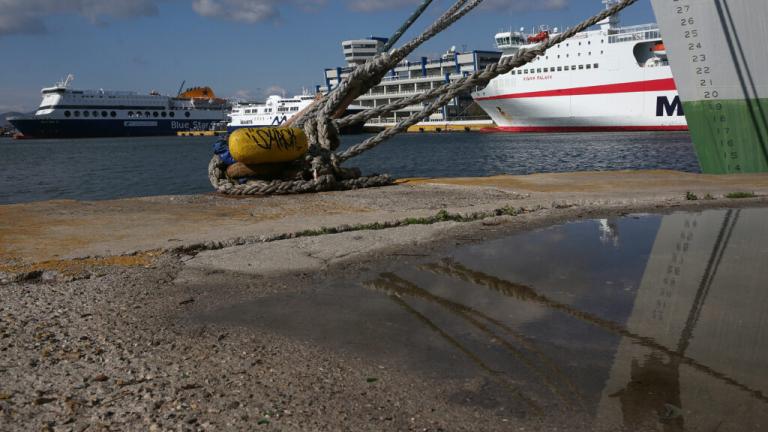 δεμένα πλοία