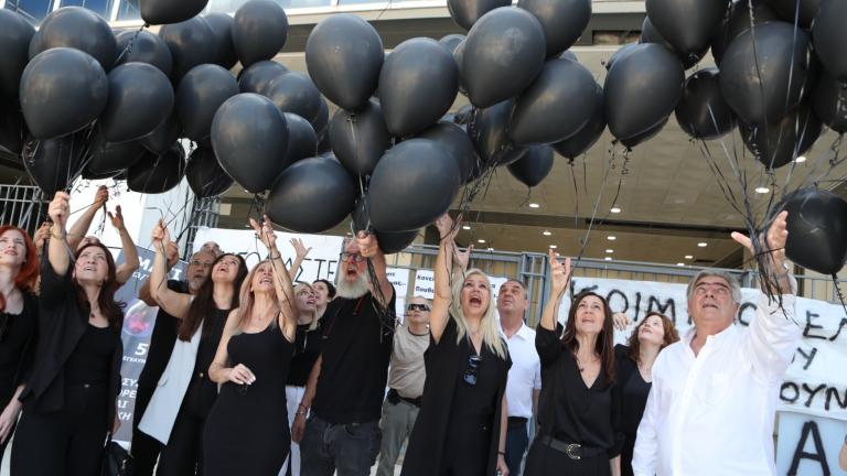 Δίκη για το Μάτι: Ενοχή για 10 κατηγορούμενους, αθώοι Δούρου, Ψινάκης και Μπουρνούς - Αντιδράσεις συγγενών έξω από το Εφετείο