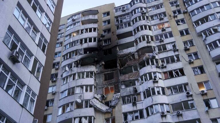 Ουκρανία: Τουλάχιστον 4 νεκροί και πάνω από 20 τραυματίες σε επιδρομές της Ρωσίας στο Κίεβο