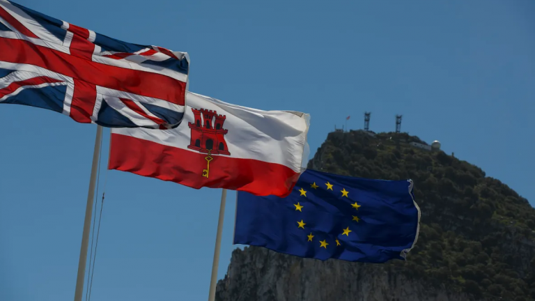 ΕΕ και Βρετανία καταλήγουν σε συμφωνία για το καθεστώς του Γιβραλτάρ
