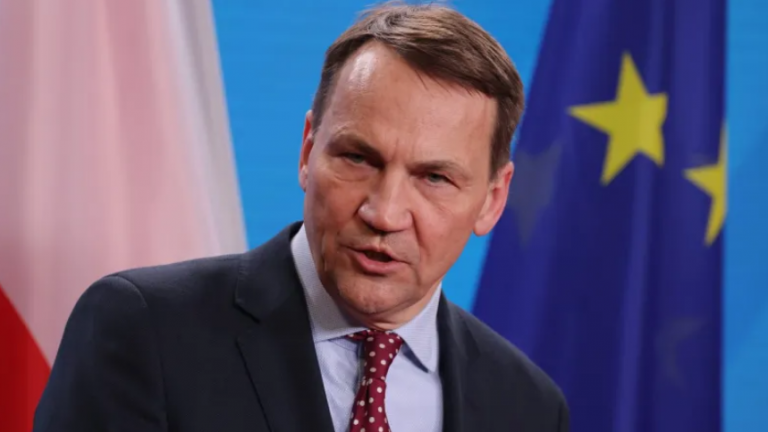 Πολωνός ΥΠΕΞ: Μια «κούρσα εξοπλισμών» θα μπορούσε να επιταχύνει την πτώση του Πούτιν