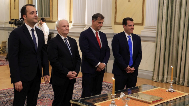 Ορκίστηκαν τα 4 νέα μέλη της κυβέρνησης στη σκιά του ΟΠΕΚΕΠΕ - Στις 12 το Υπουργικό Συμβούλιο