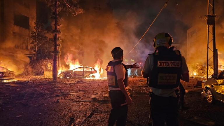 Πέμπτη ημέρα συγκρούσεων μεταξύ Ισραήλ και Ιράν — Ολονύχτια ανταλλαγή πυραύλων — Νέα παρέμβαση Τραμπ