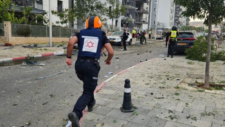 Μέση Ανατολή: Συνεχίζονται οι εχθροπραξίες Ισραήλ και Ιράν - Διπλωματικός πυρετός στην Ευρώπη - Ζυγίζει τις επιλογές του ο Τραμπ