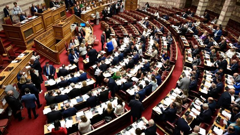 Βουλή: Με 154 «ναι» εγκρίθηκε η πρόταση της ΝΔ για την προανακριτική Καραμανλή