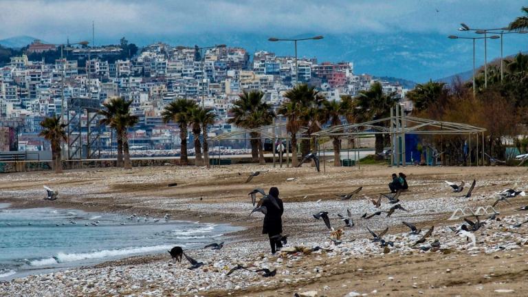 Παλαιό Φάληρο: Στα χέρια του Λιμενικού βίντεο που ίσως δείχνει ζωντανό το 4χρονο κοριτσάκι – Δεν αποκλείεται η εγκληματική ενέργεια