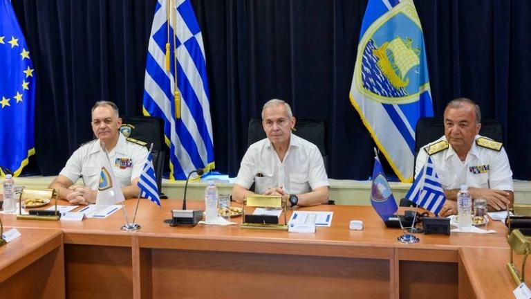 Θ.Δαβάκης: Επίσκεψη στο Αρχηγείο Στόλου και στο Ναυτικό Νοσοκομείο Σαλαμίνος