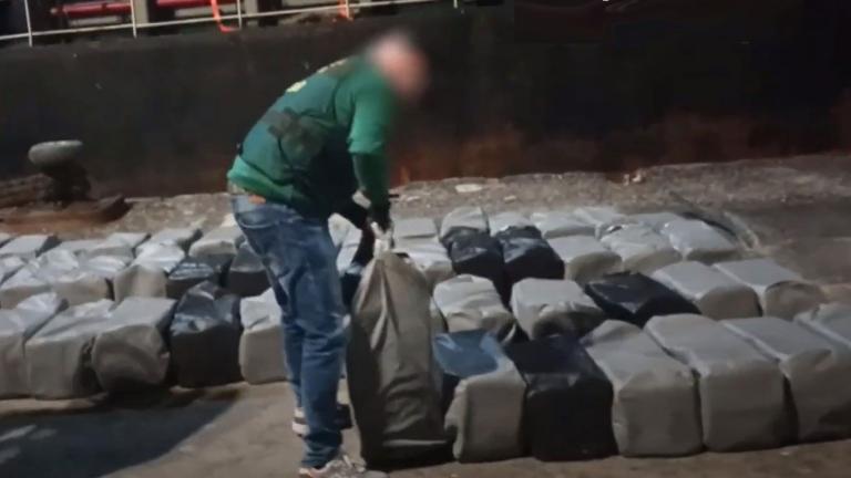 Το πλοίο κατασχέθηκε από τις ισπανικές αρχές το 2023, καθώς μετέφερε πάνω από 4 τόνους κοκαΐνης μαζί με φορτίο καφέ από τη Λατινική Αμερική προς την Ευρώπη.