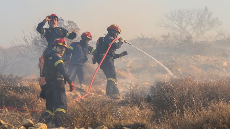 Ιεράπετρα: Ολονύχτια μάχη των πυροσβεστών με τις φλόγες - Εκκενώθηκαν οικισμοί - Κάηκαν σπίτια