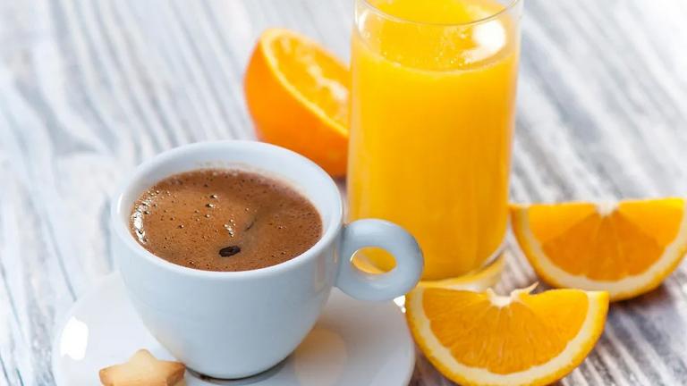 Φόβοι για αυξήσεις σε καφέ και χυμό πορτοκαλιού μετά τους δασμούς 50% του Τραμπ στη Βραζιλία